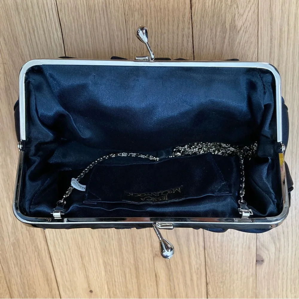 NWOT Jessica McClintock Silk evening clutch purse w/drop in silver chain